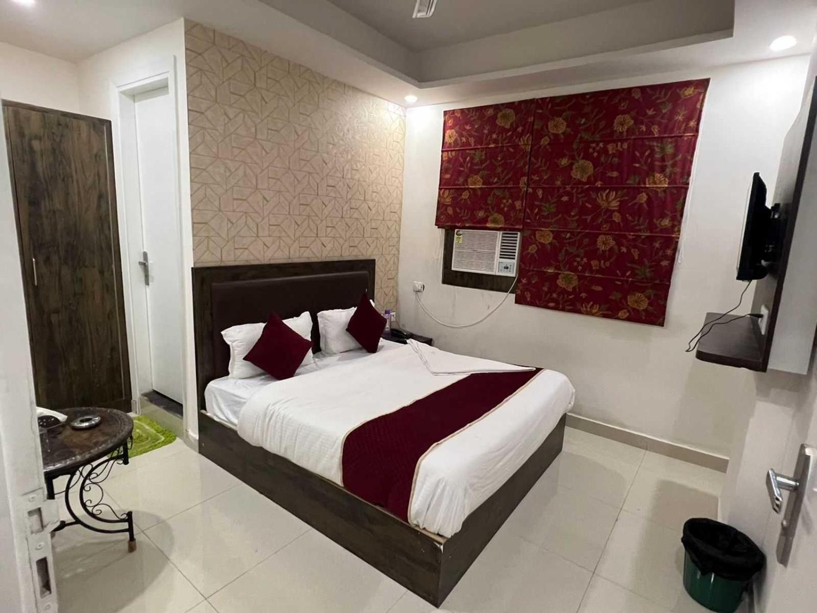 Hotel O Alpha Stay นิวเดลี ภายนอก รูปภาพ
